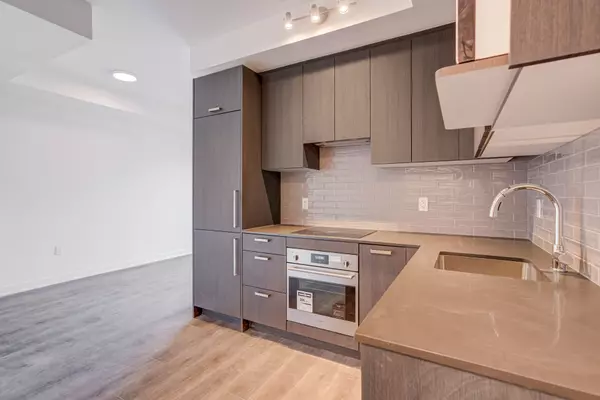 Toronto C13, ON M3A 0B5,65 Curlew DR #200