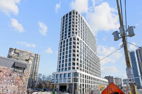 25 Cordova AVE #508, Toronto W08, ON M9A 0E5