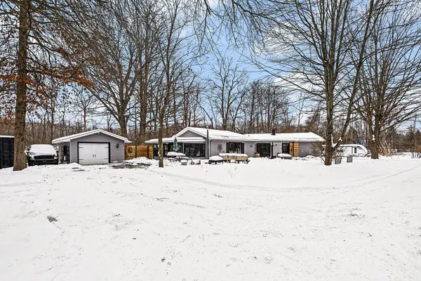 12435 Sandpiper LN, Chikaming Twp, MI 49125