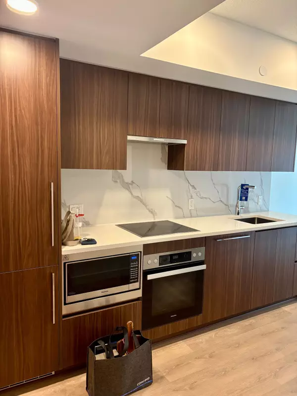 Toronto, ON M5V 0X4,3 Concord Cityplace WAY #627