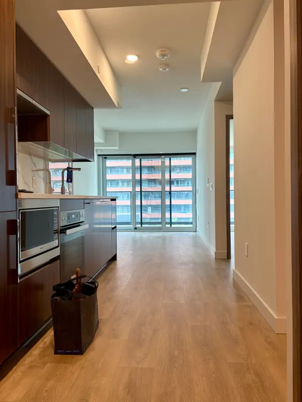 Toronto, ON M5V 0X4,3 Concord Cityplace WAY #627