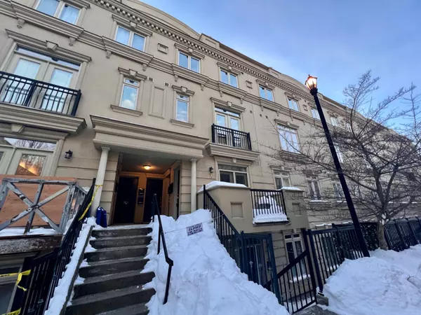 Toronto, ON M5T 1B7,78 Carr ST #TH8