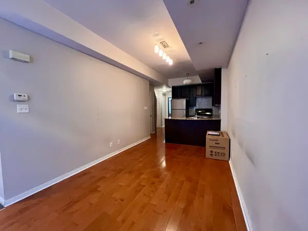 Toronto, ON M5T 1B7,78 Carr ST #TH8