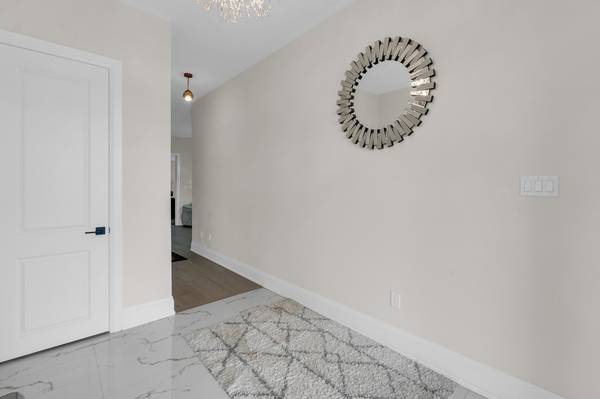 10 Tweedhill AVE, Caledon, ON L7C 4K5