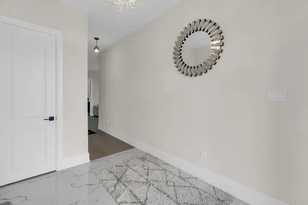 10 Tweedhill AVE, Caledon, ON L7C 4K5