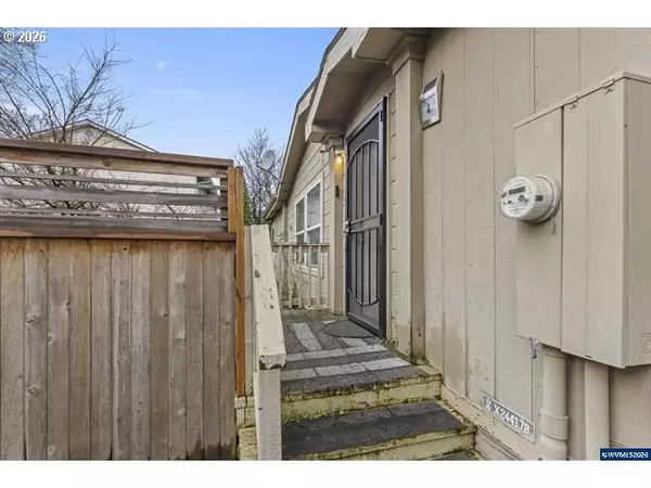 Portland, OR 97236,12323 SE HOLGATE BLVD #2