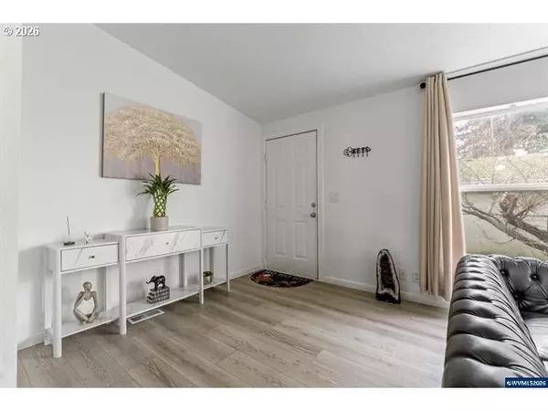 Portland, OR 97236,12323 SE HOLGATE BLVD #2