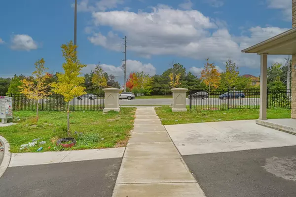 Brampton, ON L6Y 6K1,4 Hashmi PL