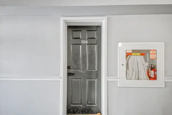 4003 Kilmer DR #106, Burlington, ON L7M 4M1