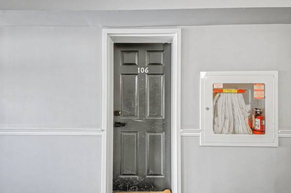 4003 Kilmer DR #106, Burlington, ON L7M 4M1