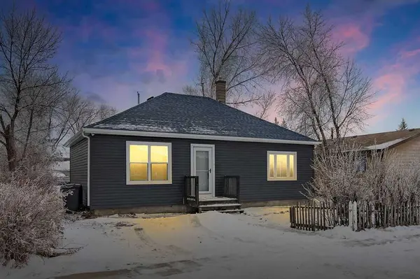 210 John ST,  Blackie,  AB T0L 0J0