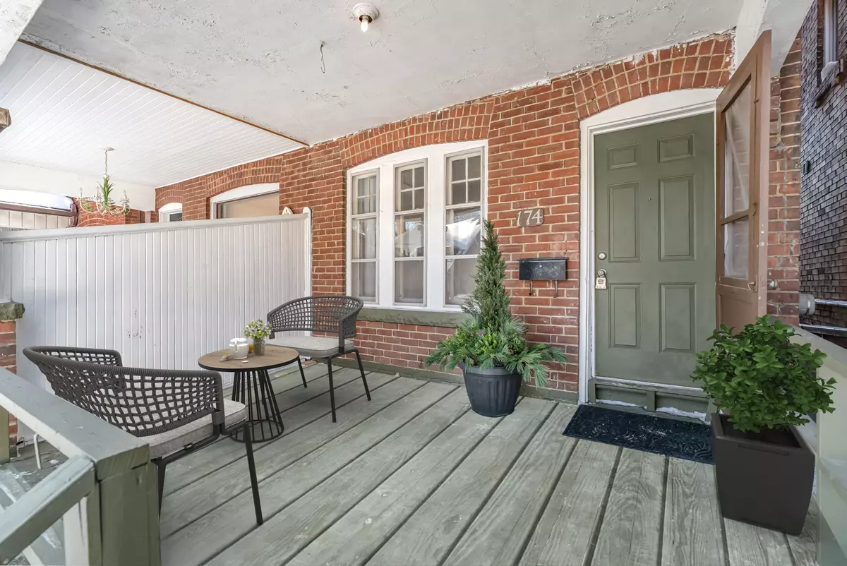 Toronto, ON M6C 2Z2,174 Arlington AVE