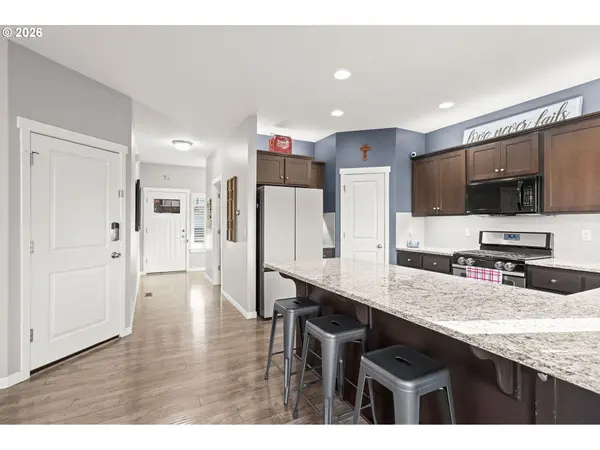 128 FINNEYS AVE, Molalla, OR 97038