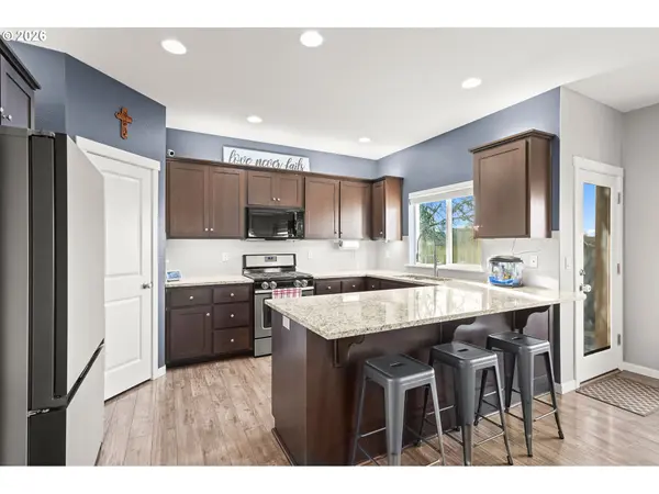 128 FINNEYS AVE, Molalla, OR 97038