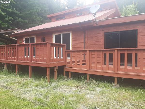 252 MAY CREEK RD, Days Creek, OR 97429