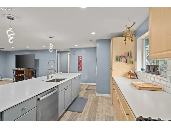 1015 SW 2ND ST, Warrenton, OR 97146