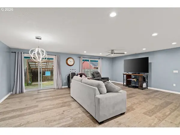 1015 SW 2ND ST, Warrenton, OR 97146