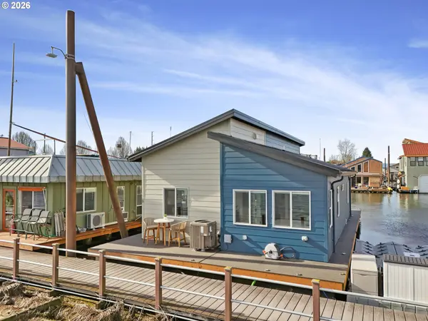 18989 NE Marine DR #A6, Portland, OR 97230