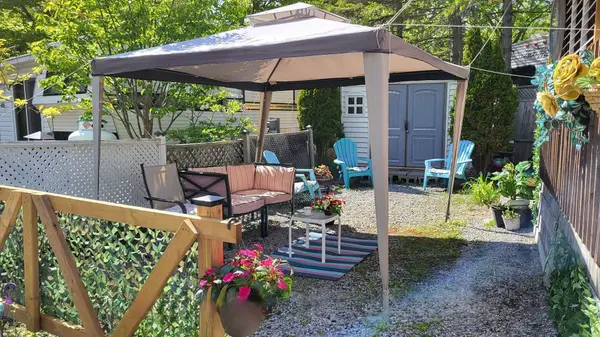 Georgina, ON L0E 1N0,3 Woody Way BLVD E