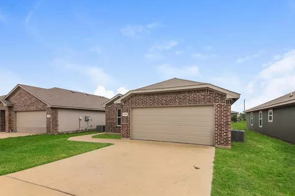 Mabank, TX 75147,414 Shorty Street