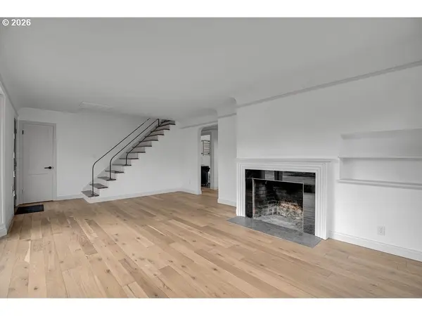 1915 NE BRYANT ST, Portland, OR 97211