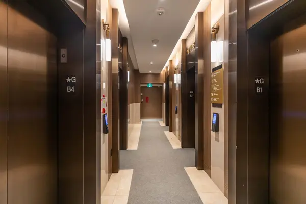 Toronto, ON M5V 0X4,3 Concord Cityplace WAY #7606