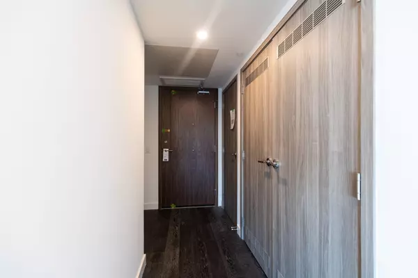 Toronto, ON M5V 0X4,3 Concord Cityplace WAY #7606