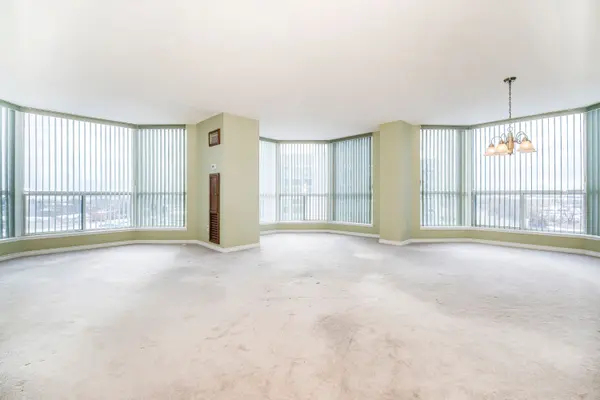 360 Watson ST W #901, Whitby, ON L1N 9G2