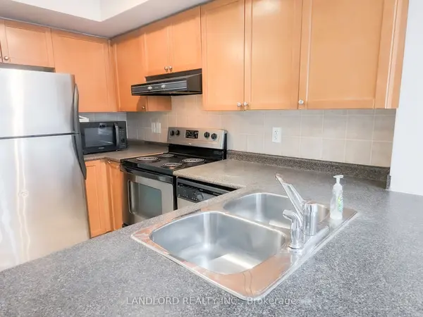 Toronto, ON M6H 4K8,65 Turntable CRES #91