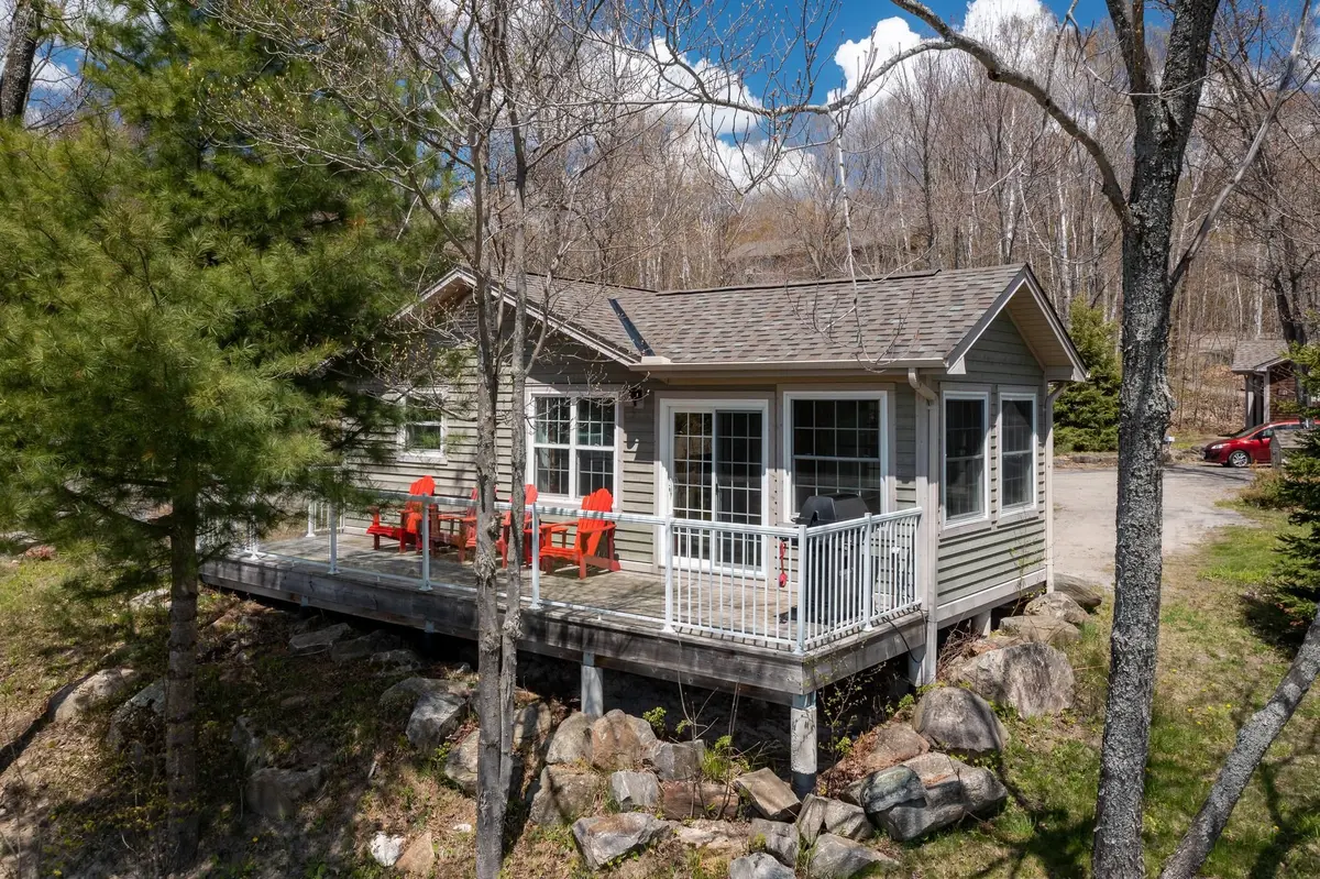 1052 RAT BAY RD #112-8, Lake Of Bays, ON P1H 2J6