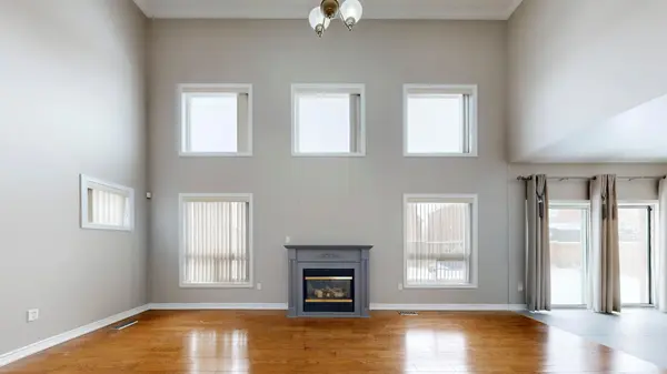 8 Westacott AVE, Ajax, ON L1T 4H6