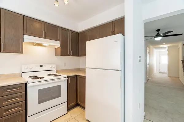 19 Frank's WAY, Barrie, ON L4N 3J1