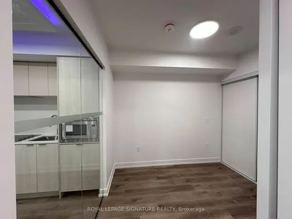 Hamilton, ON L8R 0A8,1 Jarvis ST #1313