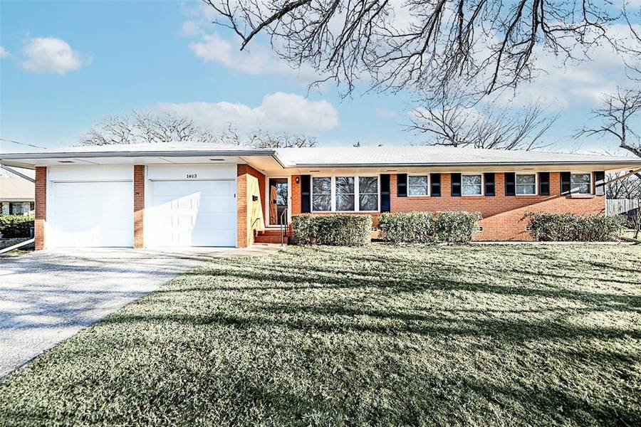 1403 Hulme Street, Bowie, TX 76230