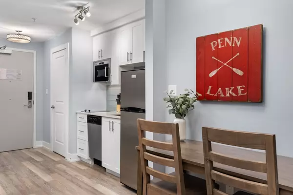 Huntsville, ON P1H 1A9,25 Pen Lake Point RD #206