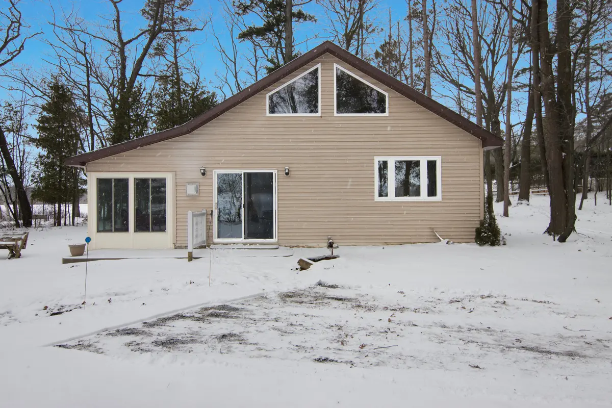63 E Piney RD, Manistee Twp, MI 49660