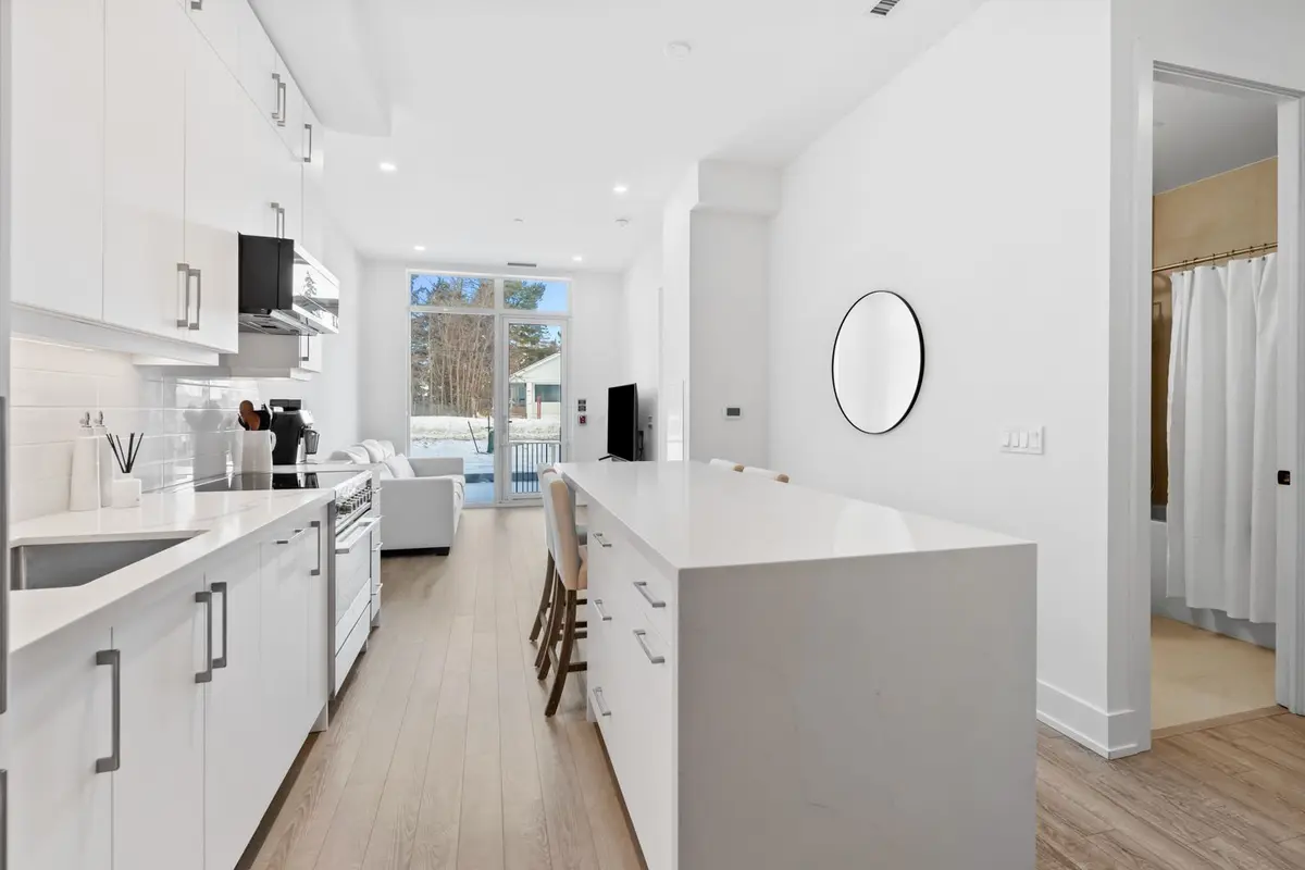 2075 King Rd RD #123, King, ON L7B 0R6