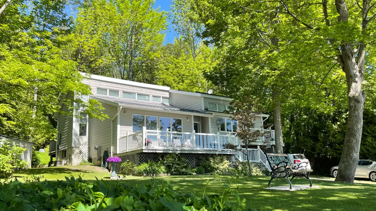 South Bruce Peninsula, ON N0H 2T0,172 BRUCE ROAD 9 N/A