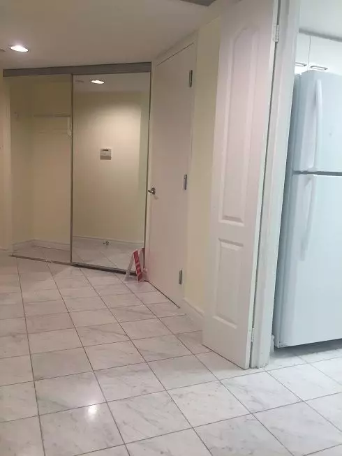 Toronto, ON M5G 2K5,38 Elm ST #1100