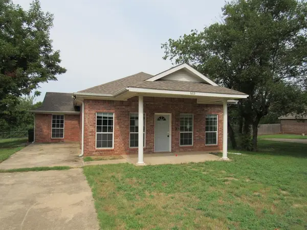 603 N Harrison Street,  West,  TX 76691