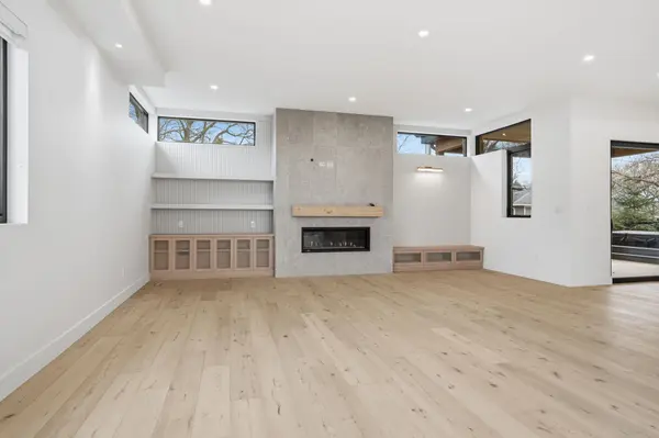 427 Pine Cove RD, Burlington, ON L7N 1W4