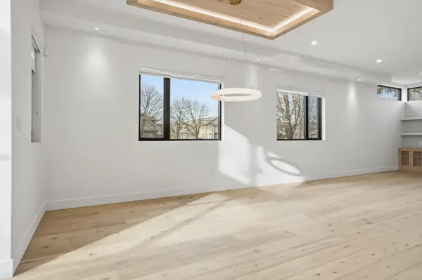 427 Pine Cove RD, Burlington, ON L7N 1W4