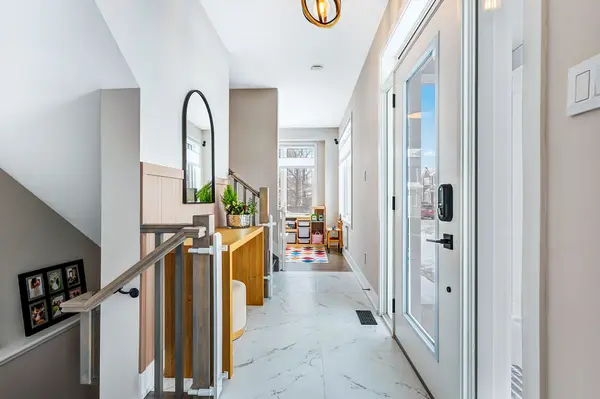 Barrhaven, ON K2J 6P5,21 Coppermine ST