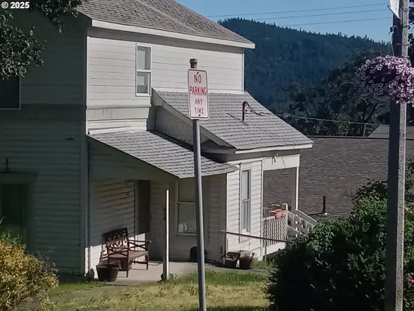 315 E JEWETT BLVD, White Salmon, WA 98672