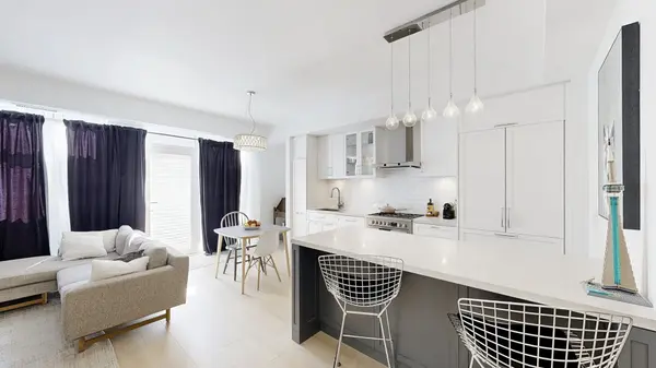 25 Malcolm RD #TH-112, Toronto C11, ON M4G 0C1