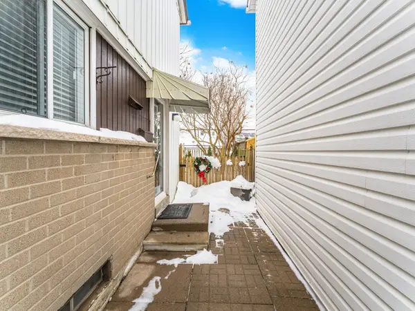 Brampton, ON L6S 2J8,19 Grand River CT