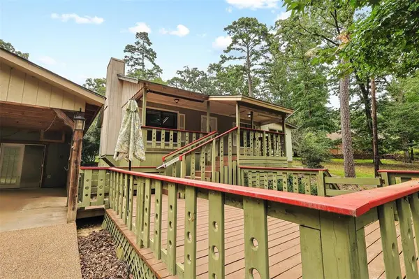 194 Oak Shadows Cove, Holly Lake Ranch, TX 75765