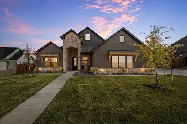 12015 Sequoia Lane, Woodway, TX 76712