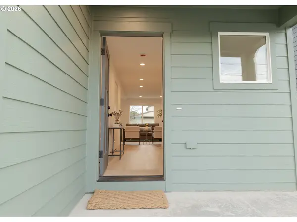 Seaside, OR 97138,934 H AVE