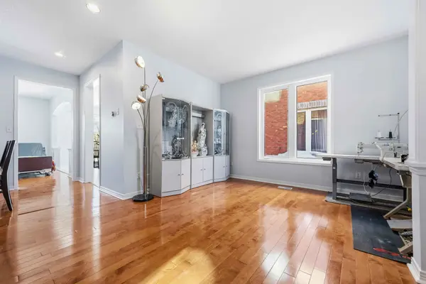 8 Medley CRES, Markham, ON L3S 4M8